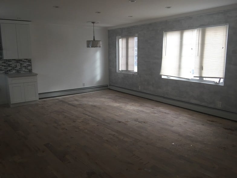 Building Photo - 9001 Farragut Rd