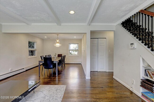 Building Photo - 265 Norgrove Ave