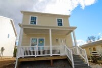 Building Photo - 385 Effinger St