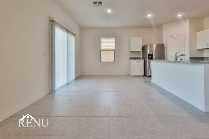 Building Photo - 35564 W San Capistrano Ave