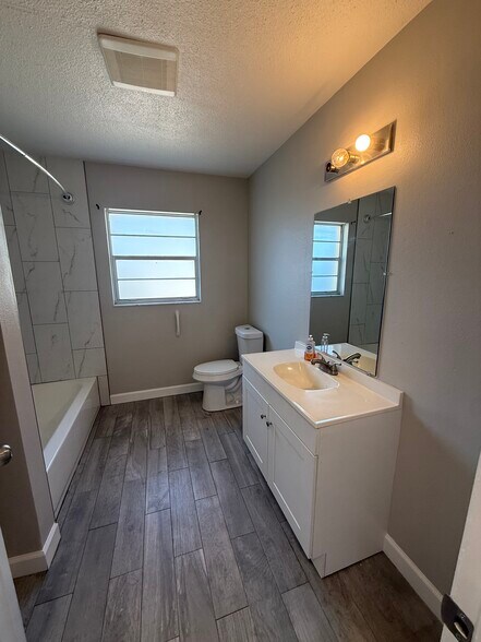 Building Photo - 9251 Adler St