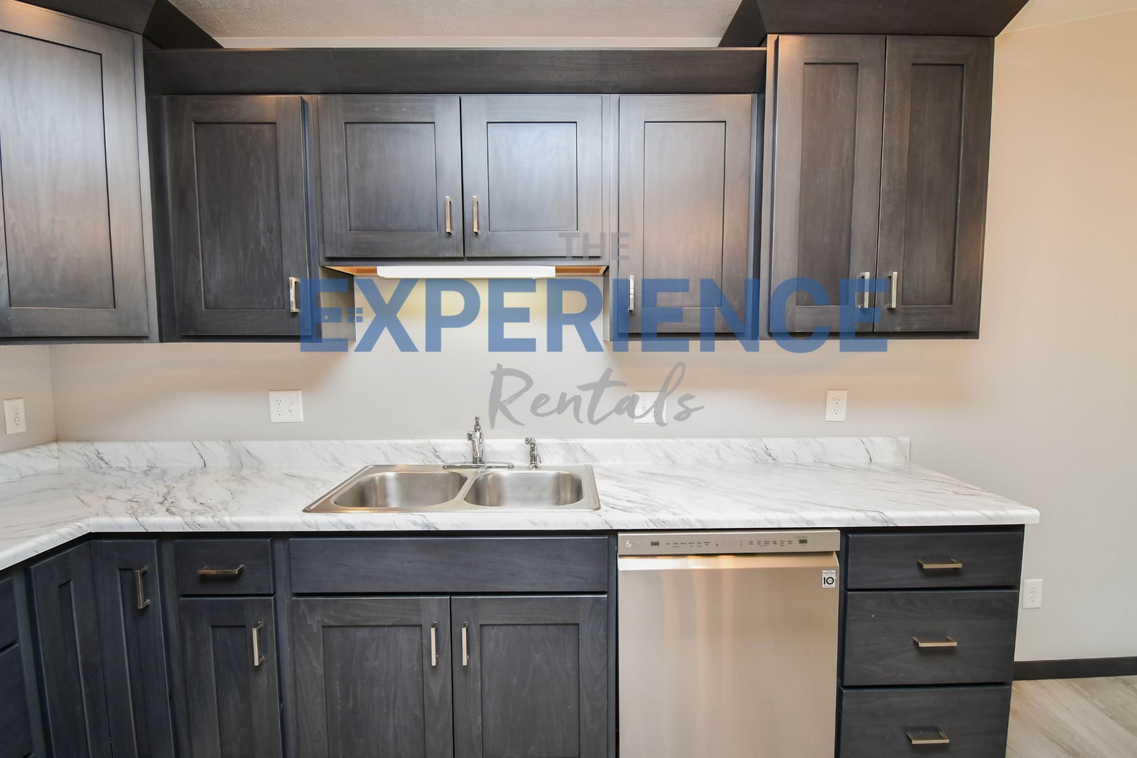 Building Photo - 3501 S Outfield Cir