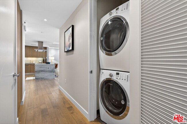 Building Photo - 1755 Ocean Ave