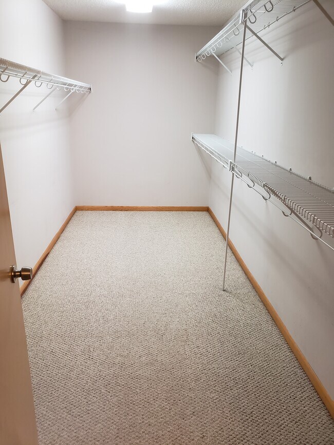 In bath walk in closet back upstairs master - 4523 State Line Rd