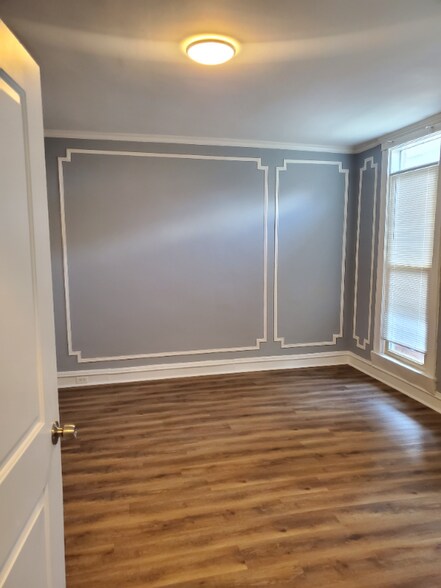 Building Photo - 803 Brooks Ln