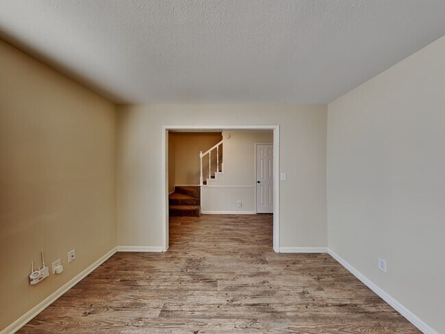 Building Photo - 105 St Andrews Dr