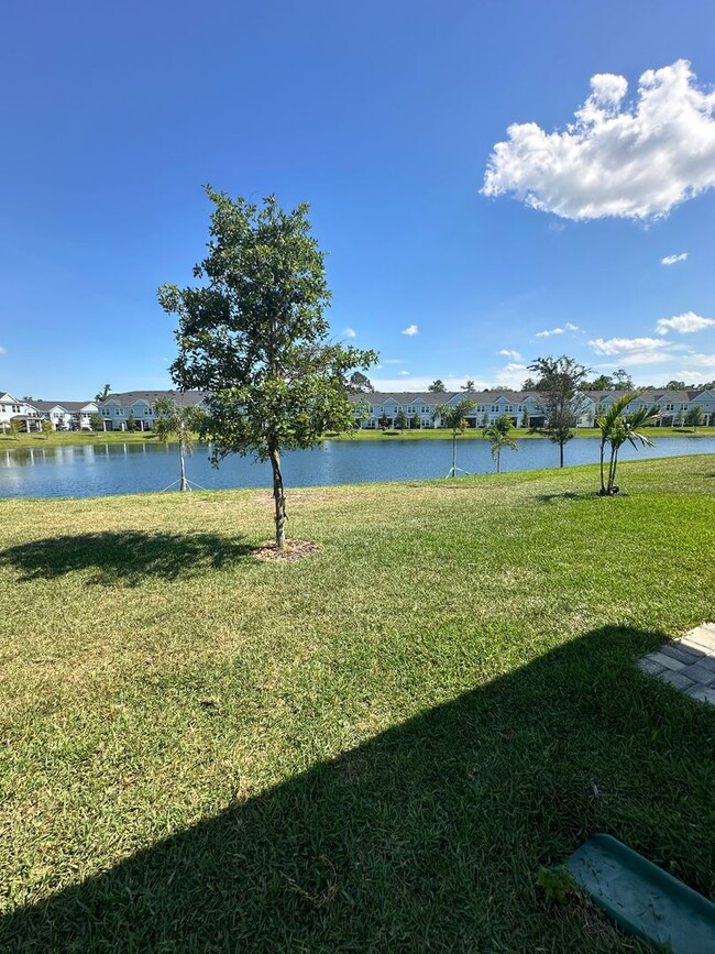 Building Photo - Beachwalk Townhouse, Water View/End Unit, ...