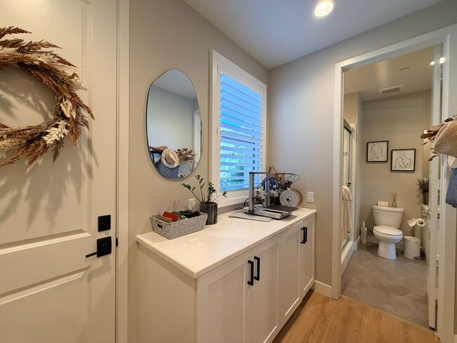 Building Photo - Elegant Rancho Mission Viejo Home with Open Floor Plan