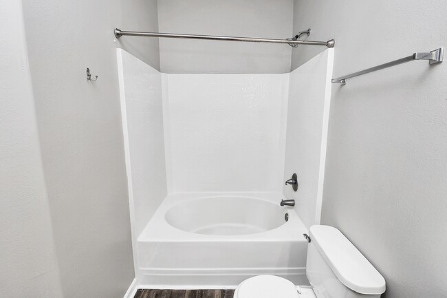 Building Photo - 141 Ross Moore Ave