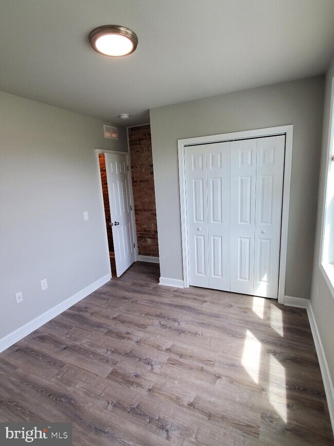 Building Photo - 3613 Reisterstown Rd