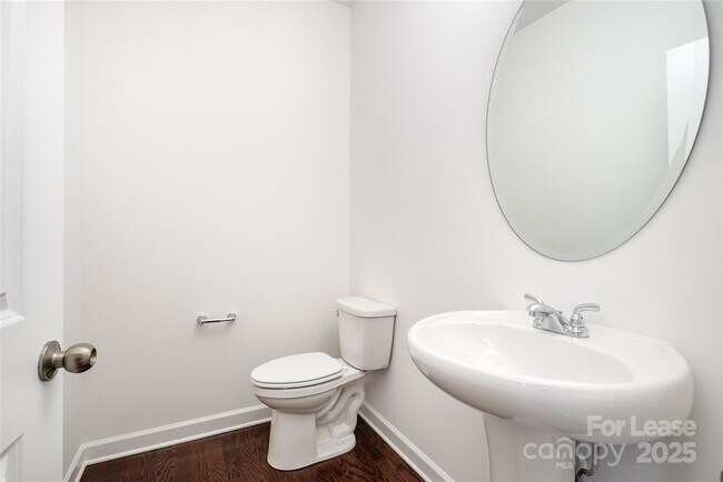 Building Photo - 2567 Cornelius Pl NW