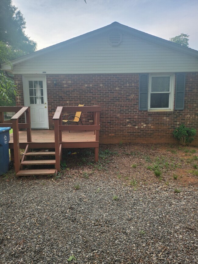 Building Photo - 3777 Sedgefield Dr