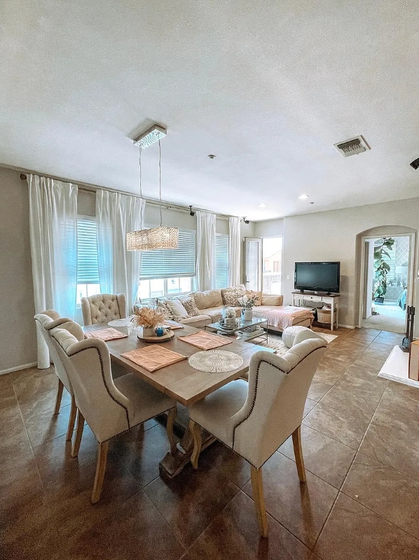 Primary Photo - 2740 Bellezza Dr