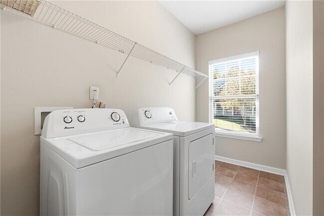 Building Photo - 1680 Sugar Ridge Dr