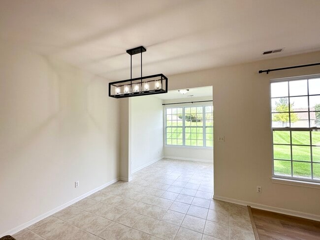 Building Photo - 1308 Charlevoix Way