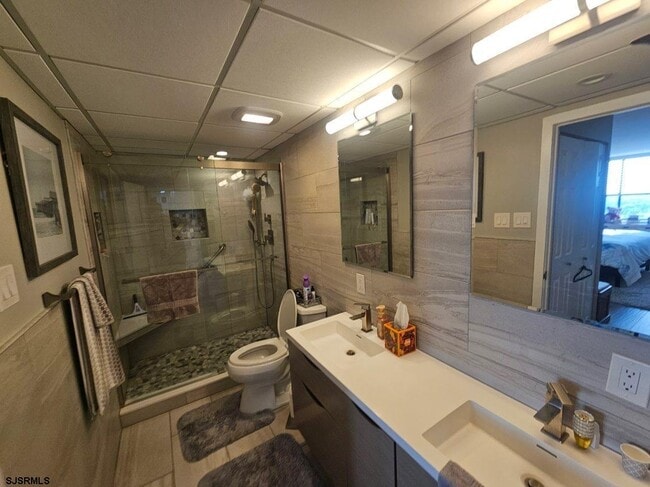 Building Photo - 100 S Berkley Square