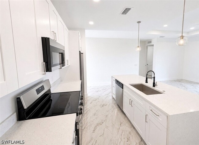 Building Photo - 4618 25th St SW
