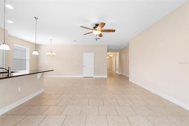 Building Photo - 1497 Softshell St