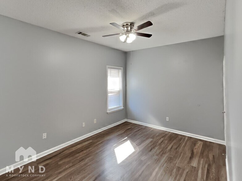 Building Photo - 9368 Brancaster Dr