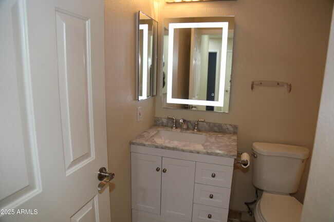 Building Photo - 1108 E Pinto Dr