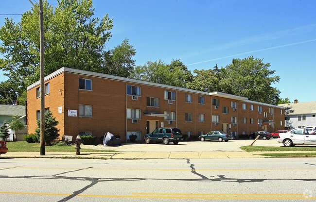 Primary Photo - Chelsea Lakewood