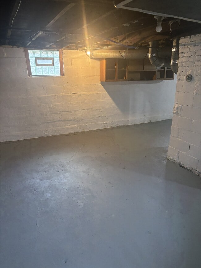 Building Photo - 2250 Sullivant Ave