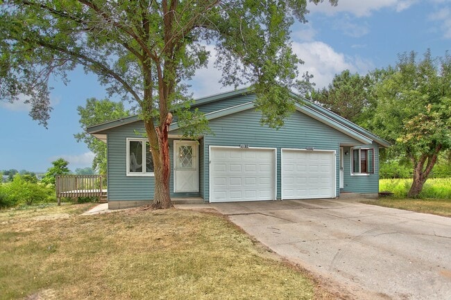 Primary Photo - Private & Cozy Duplex In Prime Holland Loc...