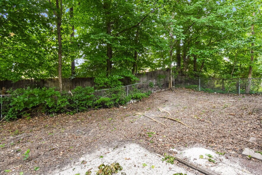 Building Photo - 5895 Brookside Dr SE