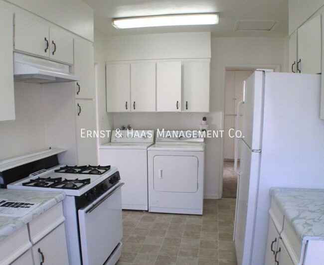 Building Photo - 2843 Dollar St
