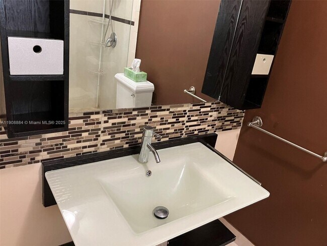 Building Photo - 8500 SW 109th Ave