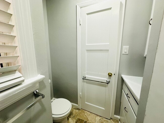 Building Photo - 7 E Clark St