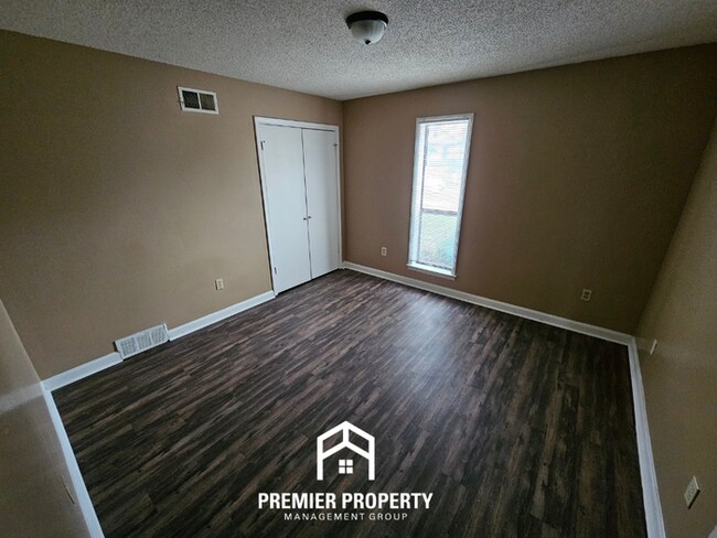 Building Photo - 6386 Midsummer Way