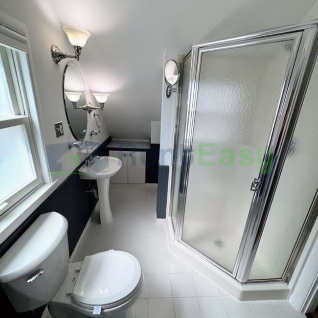 Building Photo - 6010 Upper Brandon Pl