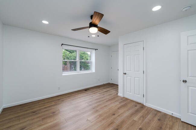 Building Photo - 5120 Queensberry Ave