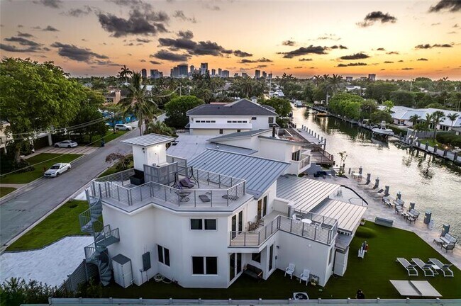 Building Photo - 2523 Castilla Isle