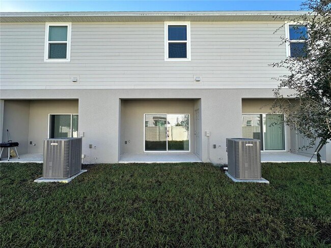 Building Photo - 3030 Skyline Lp