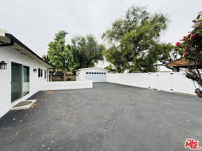 Building Photo - 13411 Wingo St