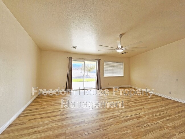 Building Photo - 3741 Malibou Ave