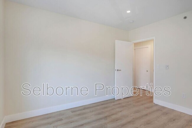 Building Photo - 1401 Jackson St