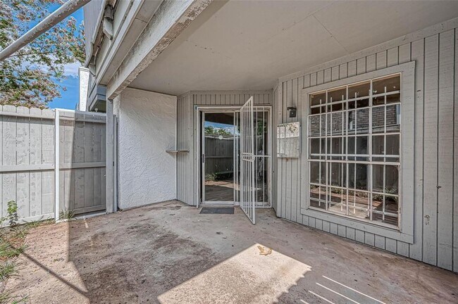 Building Photo - 8787 Brae Acres Rd