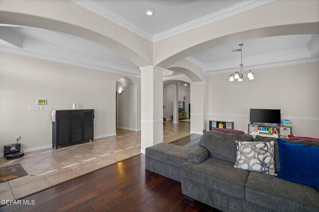 Building Photo - 6400 Franklin Crest Drive