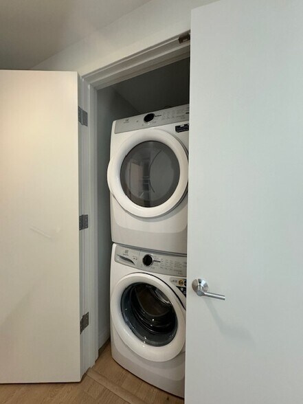 Building Photo - 59 Brighton Ave