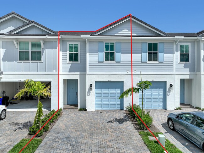 Building Photo - 105 SE Birch Ter