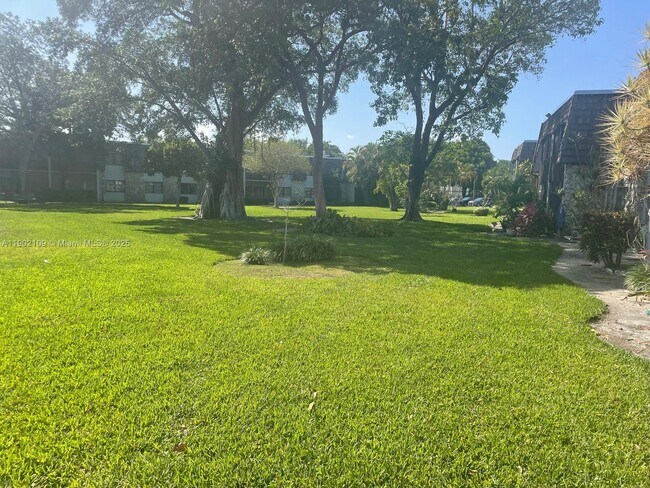 Building Photo - 3125 Oakland Shores Dr