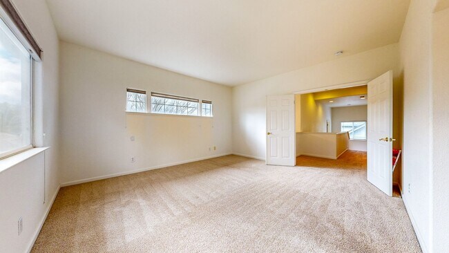 Building Photo - Desirable Skyhawk 3 bedroom Tri-Level Single Family