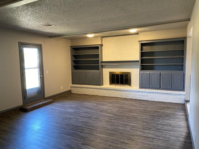 Building Photo - 3 Bedroom Home for Lease in Moore