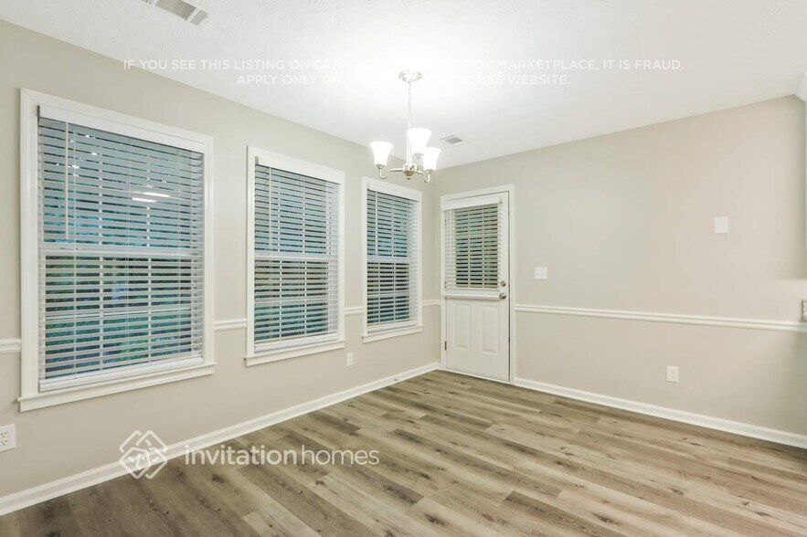 Building Photo - 415 Cambridge Way