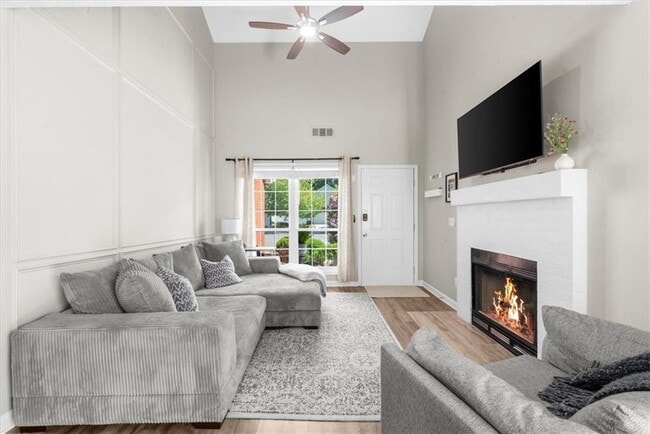 Building Photo - 820 Camelon Ct