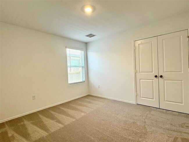 Building Photo - 113 Imola St