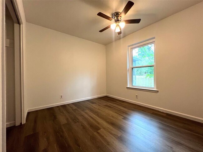 Building Photo - 2503 Biggs Dr